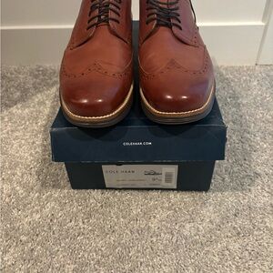 Lunargrand dress shoe in British tan. Worn one time in almost new condition.
